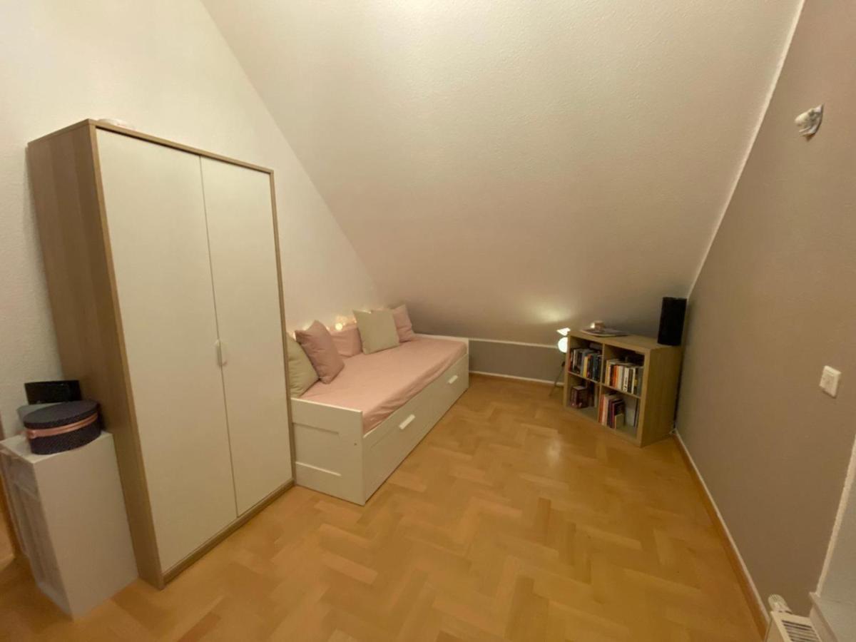 Gemütliches Zimmer im Dachgeschoss Witten an der Ruhr Exterior foto